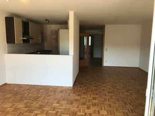 Reserviert***Renovierung 2022! Moderne 2,5 - Zimmer Wohnung, Terrasse, EBK, TIGA