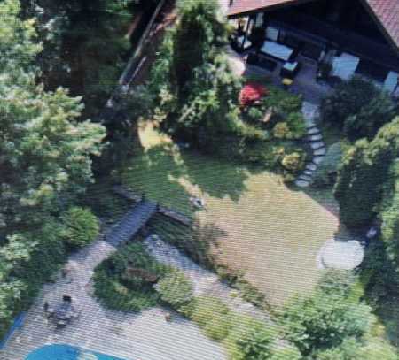 Wunderschöne, helle exklusiv teil/vollmöblierte Villa mit Garten, Pool, Bach und Teich und