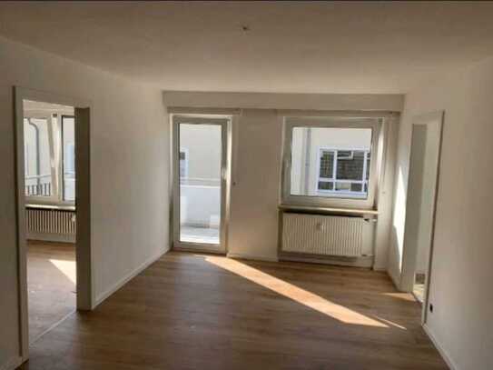 Helle 2-Zimmer-Wohnung mit Balkon im Herzen von Karlsruhe