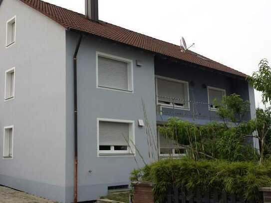 attraktive, sanierte 8-Zimmer-Wohnung mit Einbauküche und Balkon in Hemau