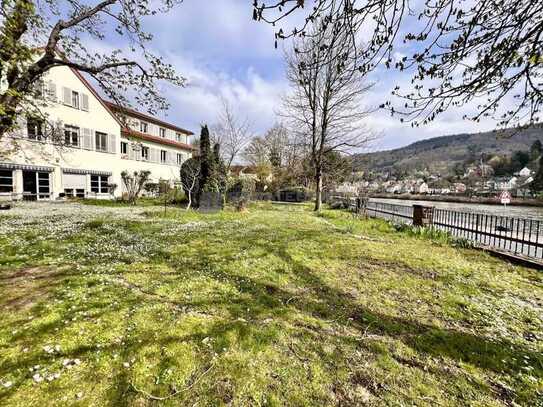 Repräsentative Bürofläche mit herrlichem Blick auf den Neckar in erster Reihe