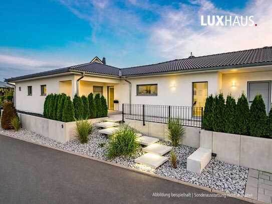 Wohnen auf einer Ebene: Traumhafter Bungalow mit 852 m² Gartenparadies