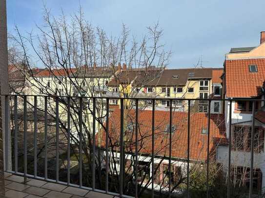 MA-Neckarstadt 2 Zimmer-Wohnung mit Balkon sucht Einzelperson