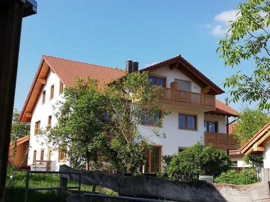 Stilvolle, neuwertige 3-Raum-Wohnung mit Balkon und Einbauküche in Seefeld