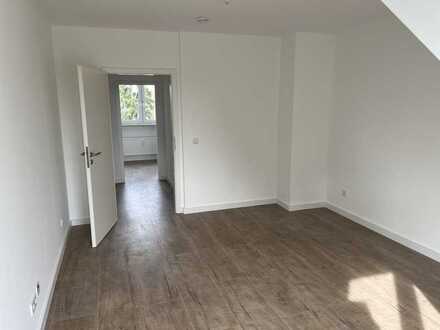 Frisch Sanierte 2-Zimmer Wohnung mit Balkon