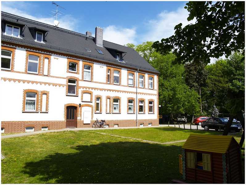                                                               Vier-Raum-Wohnung ab Oktober zu vermieten                                                       in Falkenberg (Rottal-Inn)