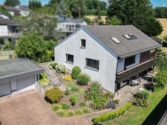 Naturnah und ruhig wohnen! Großzügiges Einfamilienhaus mit Einliegerwohnung.