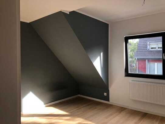 2-Raum-DG-Wohnung mit hochwertiger Innenausstattung in Köln Neuehrenfeld