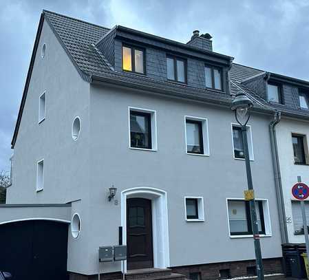 Exklusive 5-Raum-Maisonette-Wohnung mit gehobener Innenausstattung mit Balkon in Düsseldorf