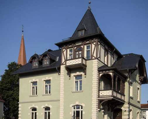 Historische repräsentative VILLA, 3 Wohnungen und großen Garten, Stellplätze im Innenhof- Traunstein