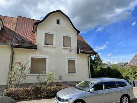 Bad Rotenfels, Sanierungsbedürftige Doppelhaushälfte mit Scheune zu verkaufen.
