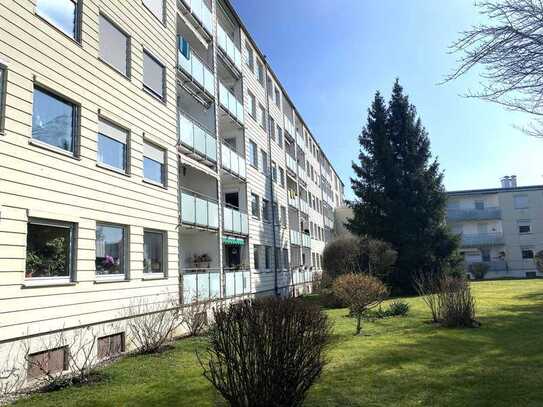 Gut geschnittene 3-Zimmer-Wohnung mit Loggia und Alpenblick