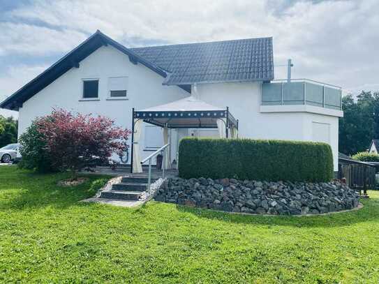 Zweifamilienhaus mit traumhaften Garten und Dachterrasse