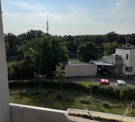 Blick aufs Wasser – sanierte 3-Raum-Wohnung mit Balkon in Hannover nahe MHH