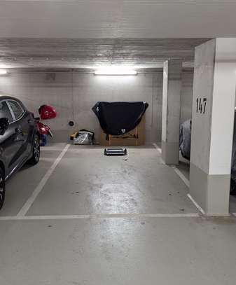 Moderner Tiefgaragenstellplatz