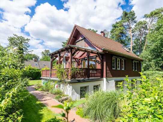 Idyllisch gelegenes 5-Zimmer-Einfamilienhaus mit Pool und geh. Innenausst.