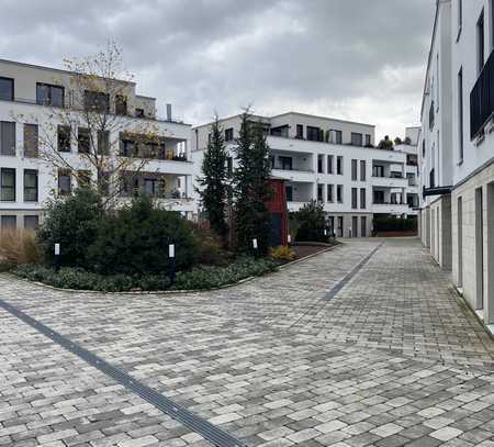 Neuwertig: Großzügige 3,5-Zimmer-EG-Wohnung mit exklusiver Einbauküche und Terrasse in Weinsberg