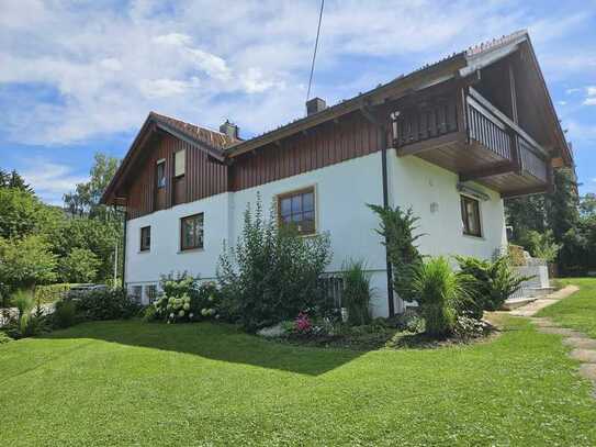 Spaichingen: BEZUGSFREIES,luxuriöses, freist. 1 - 2- Fam:-Haus mit Garagen, Garten + Wellnessbereich