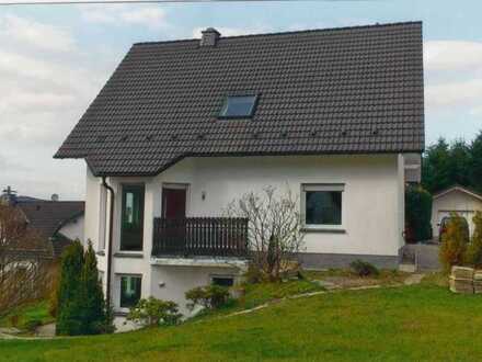 Großzügiges Zweifamilienhaus mit tollem Garten