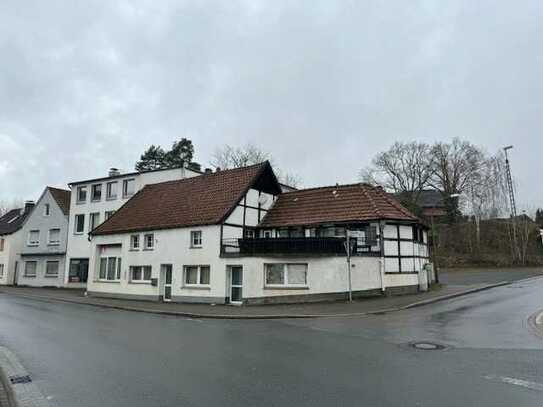 Schönes Mehrfamilienhaus, mit 9 Wohneinheiten + 1 Gewerbe, voll Vermietet in Fröndenberg/Langschede
