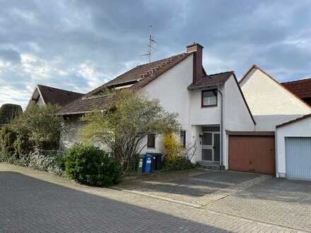 Renovierungsbedürftiges Zweifamilienhaus in Bickenbach