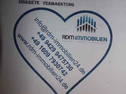 GANZ BESONDERS / ETWAS ANDERS