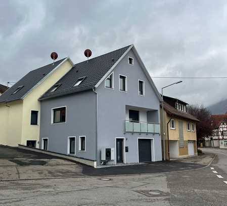 Doppelhaushälfte - 5 Zimmer - mit Garage