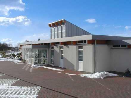 Hochwertige Architekten-Gewerbeimmobilie mit zusätzliche, Baupotential