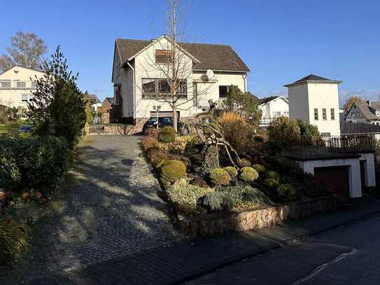 Freistehendes großes Haus in exponierter Lage von Limburg-Dietkirchen