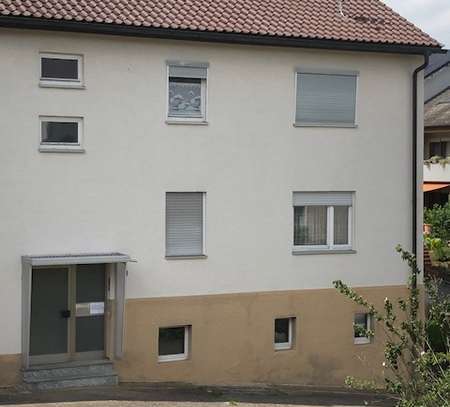 altes Bauernhaus in ruhiger Ortslage