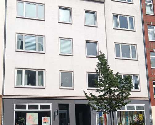 Kiel: Attraktive 3 Zimmer Wohnung (KW982OGre)