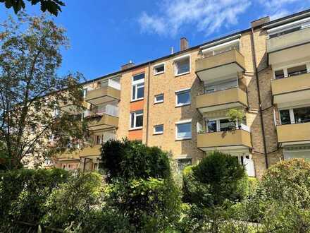 Gut geschnittene 2- Zimmer Wohnung im 1. Obergeschoss mit großem Süd- Balkon in beliebter Ortslage