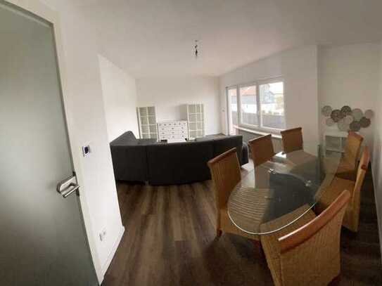 NEU RENOVIERTE / Komplett MÖBILIERTE 3 Zimmer Wohnung in einem 3 Parteienhaus