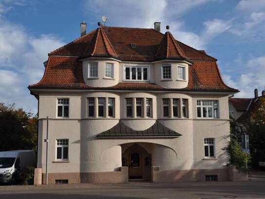 WOHNEN in einer 3-Zimmerwohnung in einem denkmalgeschützten Haus im Zentrum von Heidenheim!