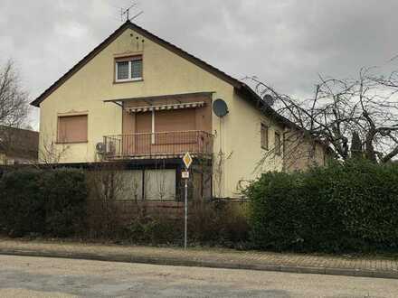 Mehrfamilienhaus, 3 Wohnungen, von Privat, beste Lage in Rastatt, renovierungsbedürftig