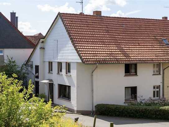 Grundsolide Fachwerk-Doppelhaushälfte in ruhiger Dorflage von Amelsen