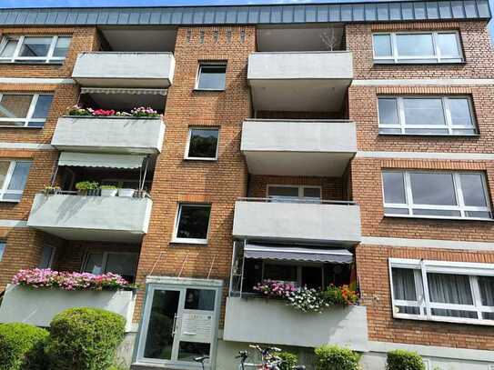 Köln Sürth mit Sonnenbalkon in Rheinnähe: optimal geschnittene 3-Zimmer-Wohnung in ruhiger Lage