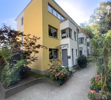 hochwertiges Reihenendhaus in TOP-LAGE mit Dachterrasse, Fußbodenheizung, Keller, Carport, uvm.