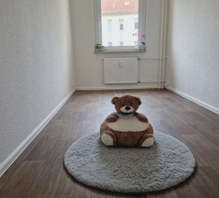 Kinderzimmer sucht Mieter! 3- Raumwohnung mit Balkon neu saniert, bezugsfertig 2025!