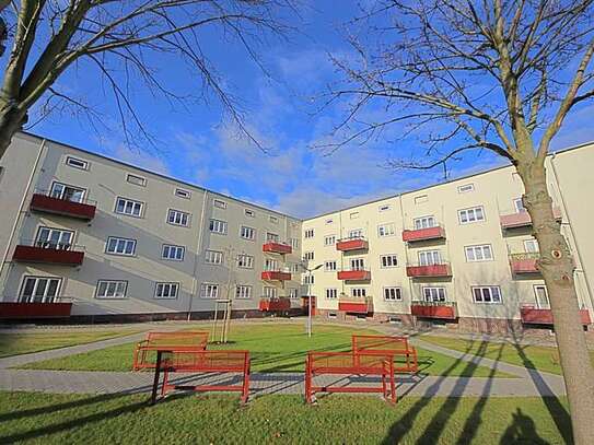 2-Zi. mit Aufzug, Balkon, PKW Stellplatz in stilvoller Umgebung im Herzen der Landeshauptstadt