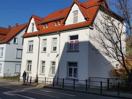 Saniertes Mehrfamilienhaus mit Stellplätzen u. Balkonen