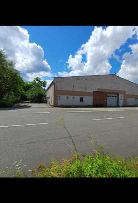 Eigentumshalle mit Büro, Sozialräume, 2. Ebene, Hof und Brandschutzanlage