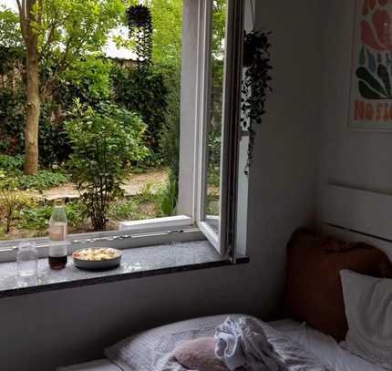 Zwei freie WG Zimmer! Suche neue Mitbewohnerinnen