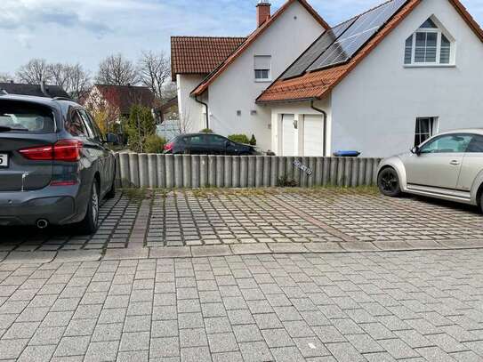 Außenstellplatz Storchennest/Albert Einstein Ring zu vermieten