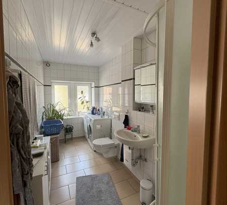 Geräumige 2-Zimmer-Erdgeschosswohnung mit Einbauküche