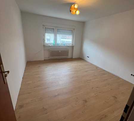 4-Zimmer-Wohnung mit Balkon in Bretten, nähe Kraichgau-Center – Zentrale aber ruhige Lage