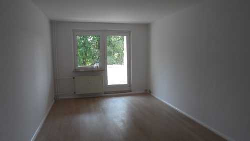 + + + ruhiges Wohngebiet, 4 Zi., Balkon, Stellplatz, komplett renoviert + + +