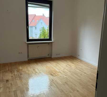 Sie lieben die Ruhe? Renovierte 3-Zimmerwohnung ab sofort!