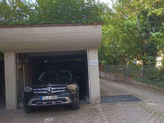 Tiefgaragen-Stellplätze für Mittelklassewagen nahe am Englischen Garten