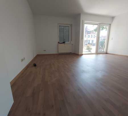 Freundliche 2-Zimmer-EG-Wohnung mit Balkon in Böhlitz-Ehrenberg